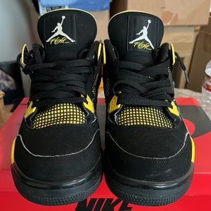 Jordan 4 Thunder